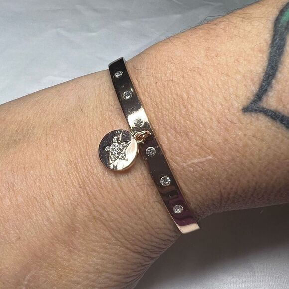 BCBGeneration Star Charm cuff Bracelet‎ - Picture 5 of 12